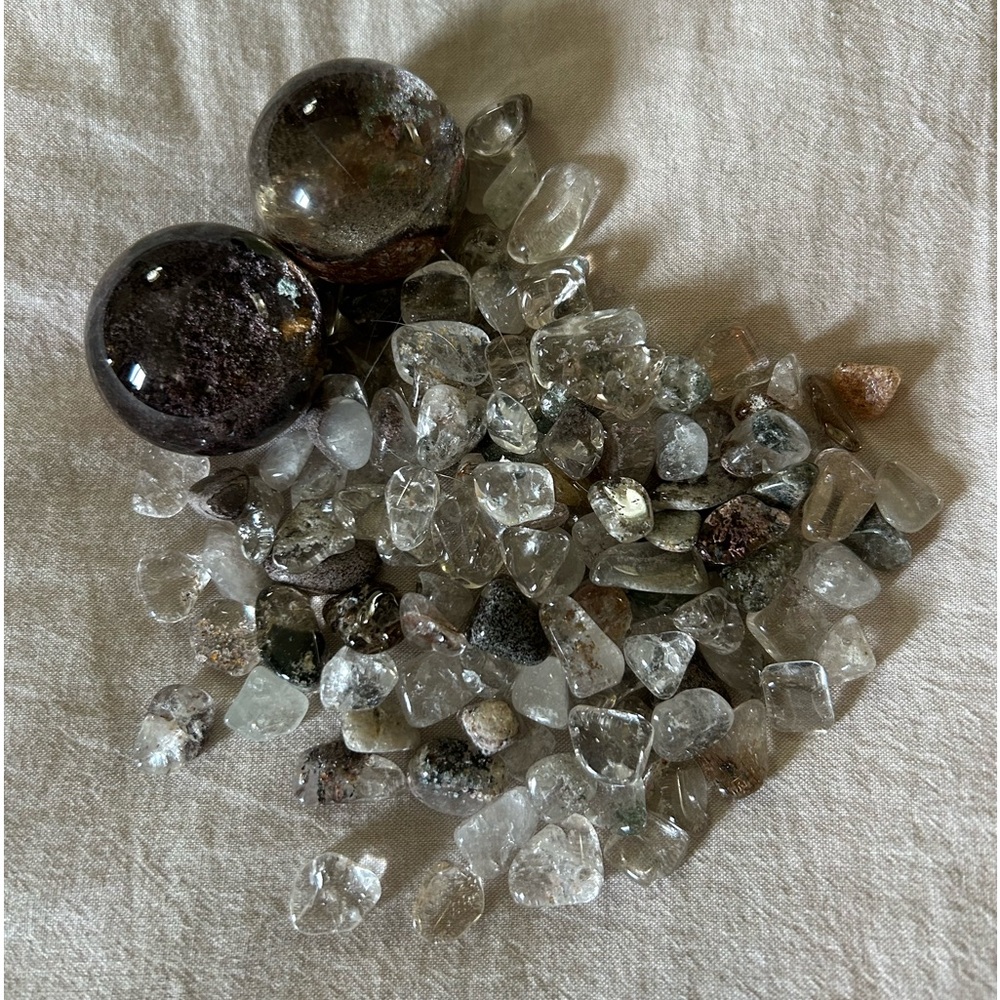 Garden/Scenic Quartz Spheres x 2 and Small Tumbles